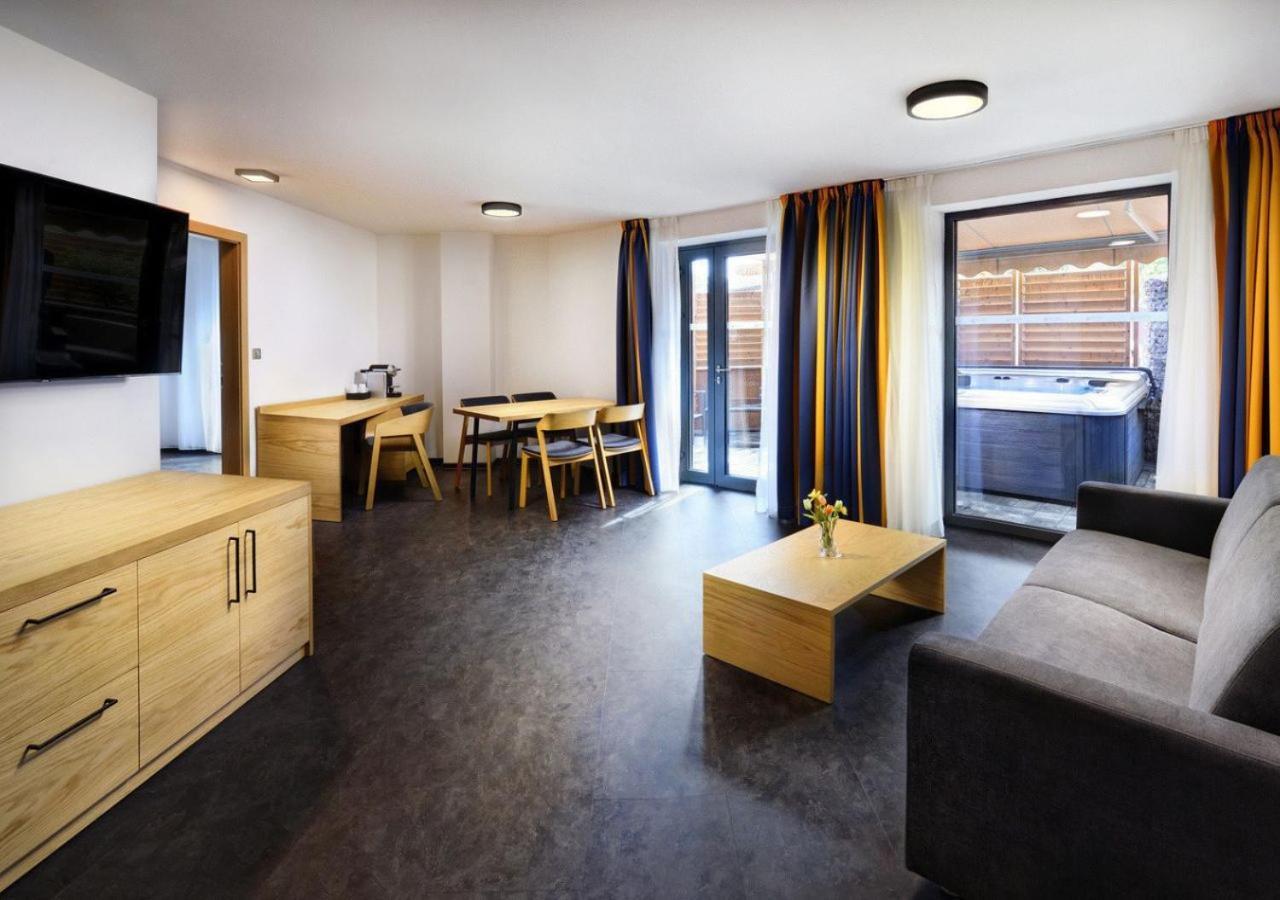 Hotel Galeria Thermal Bešeňová Exteriör bild