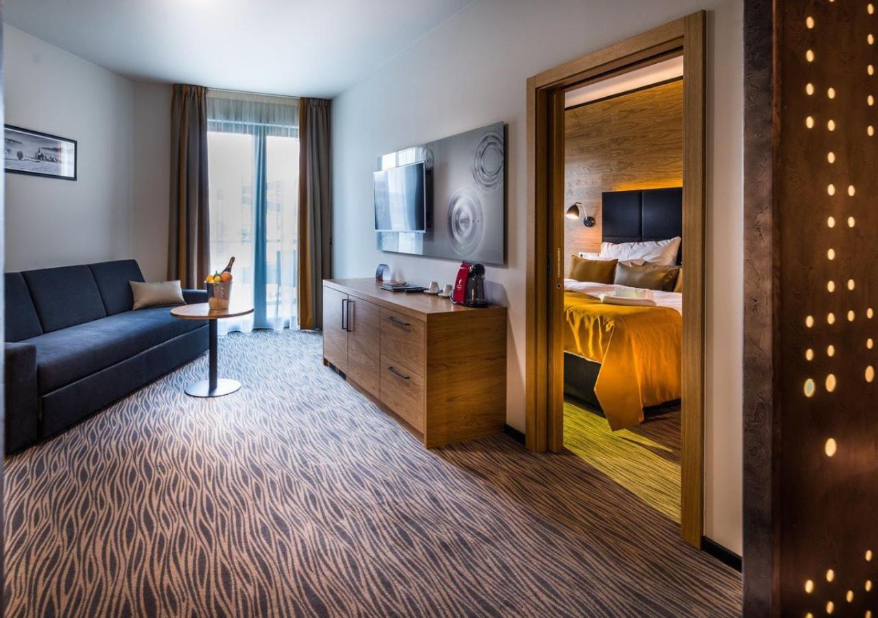 Hotel Galeria Thermal Bešeňová Exteriör bild