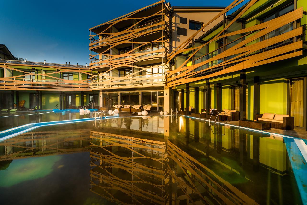 Hotel Galeria Thermal Bešeňová Exteriör bild